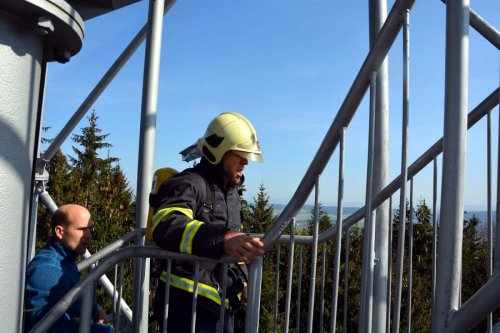 Jedenáctý ročník soutěže Ohnivá rozhledna už zná vítěze, v roce 2018 na Andrlově Chlumu závodilo 39 hasičů 9  